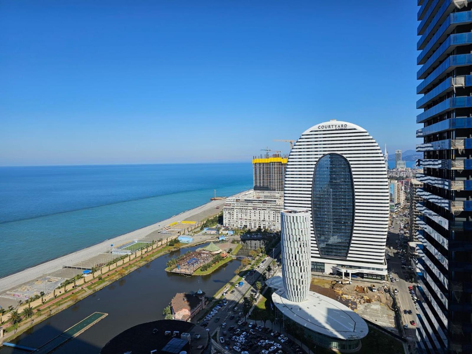 Orbi City Best Apartments Batumi Bagian luar foto