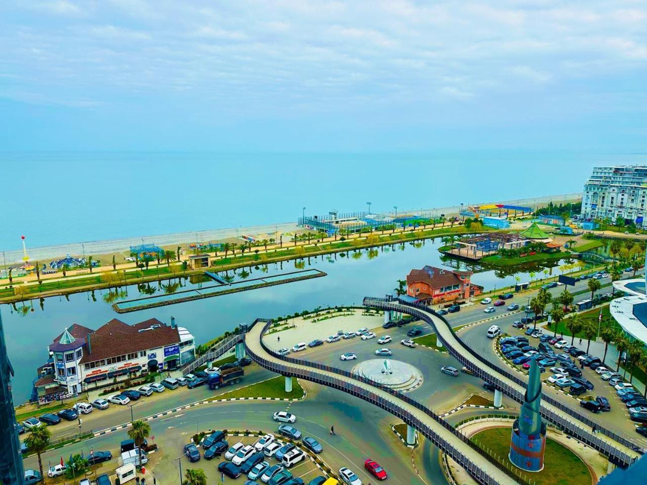 Orbi City Best Apartments Batumi Bagian luar foto