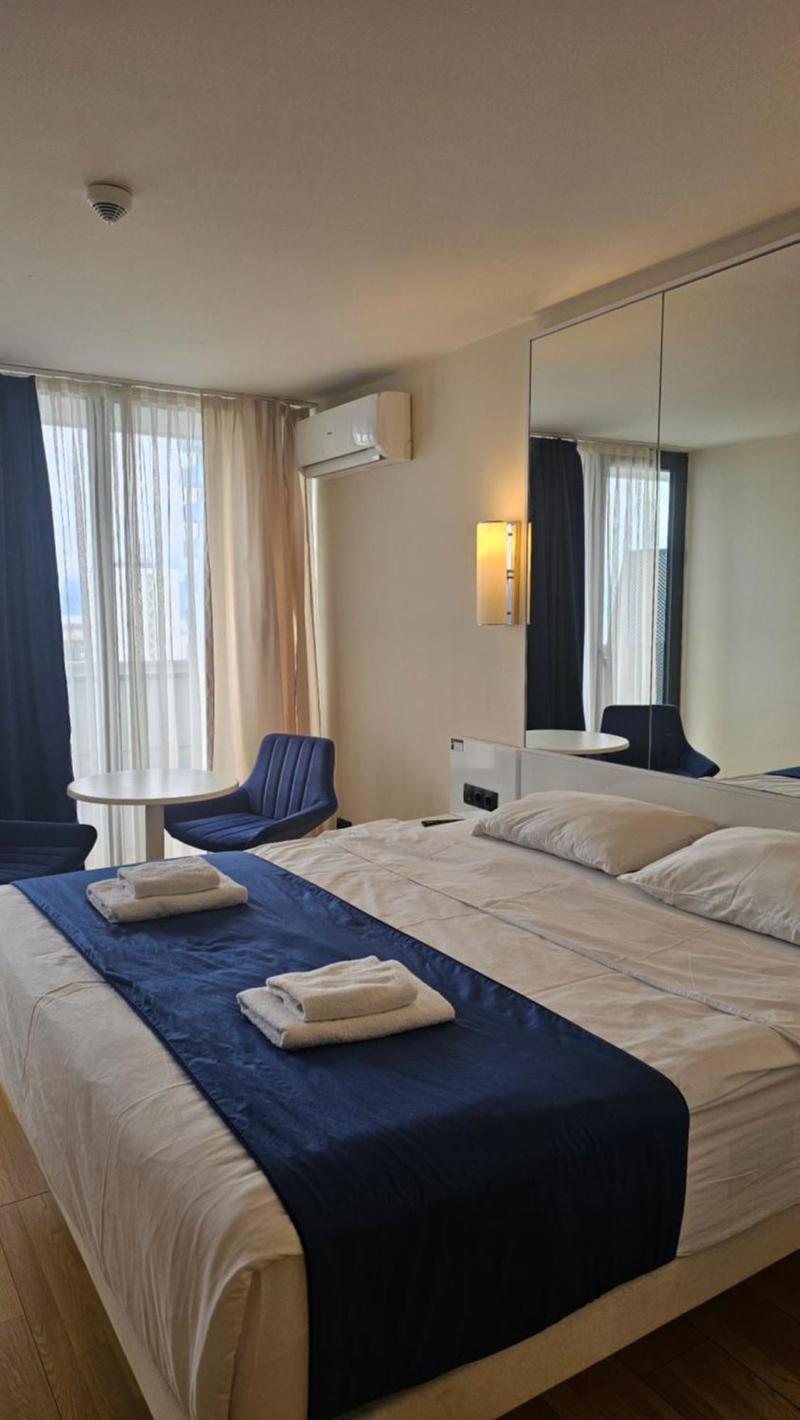 Orbi City Best Apartments Batumi Bagian luar foto