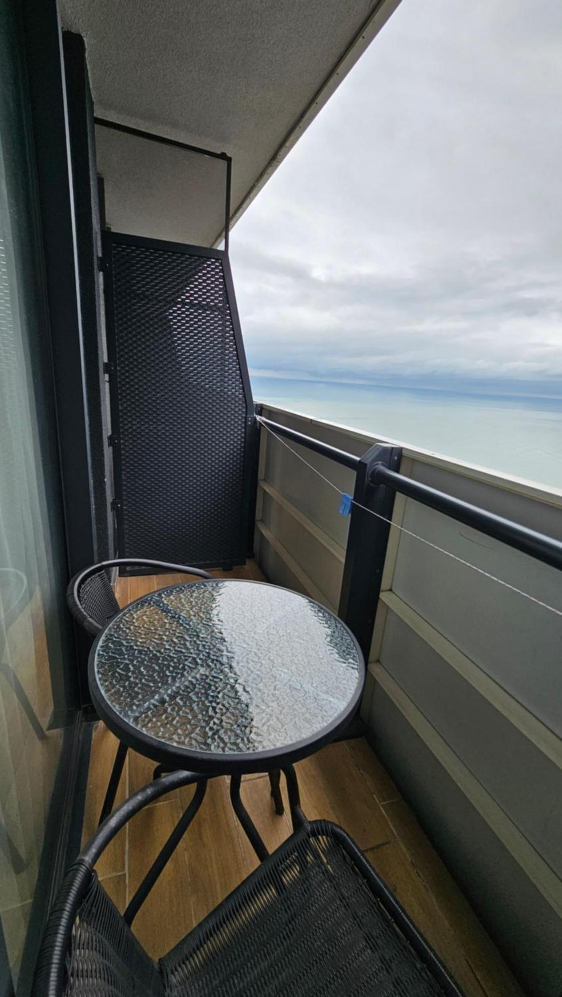 Orbi City Best Apartments Batumi Bagian luar foto